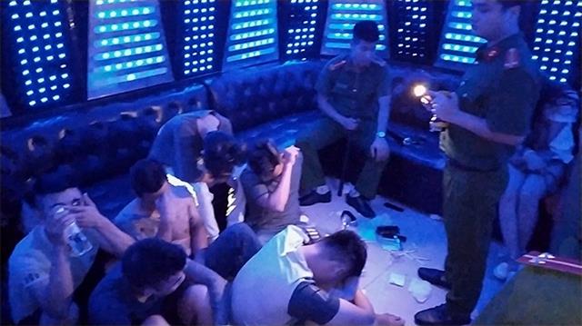 Phát hiện 93 đối tượng bay lắc tại quán karaoke PhanTom
