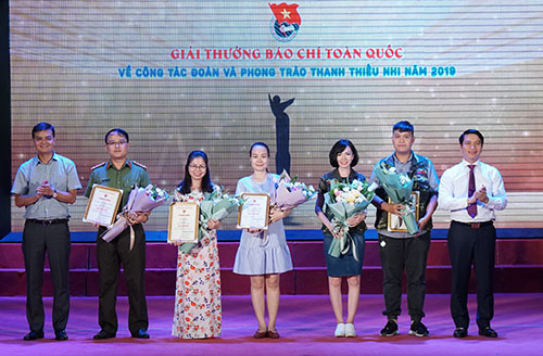 Trao giải 25 tác phẩm báo chí quốc gia về công tác đoàn và phong trào thanh thiếu niên
