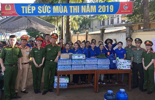 Đồng hành cùng sĩ tử