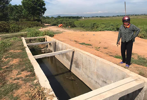 Phát hiện thi thể người đàn ông tử vong dưới mương nước