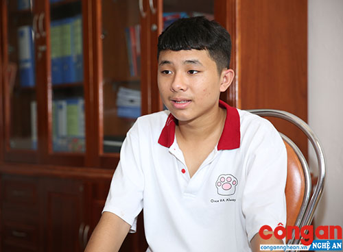 Đam mê và sự vượt khó của thủ khoa kỳ thi tuyển sinh lớp 10 THPT