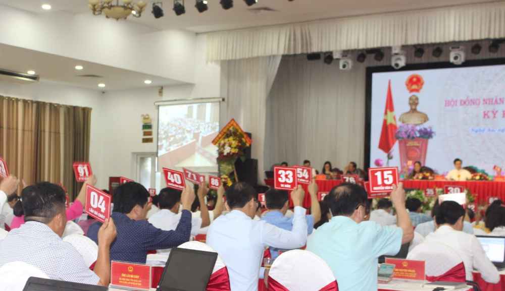 Bế mạc Kỳ họp thứ 9 Hội đồng nhân dân tỉnh Nghệ An khóa XVII