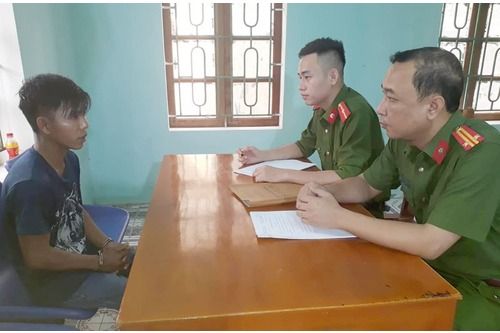 9x cướp giật tài sản của phụ nữ