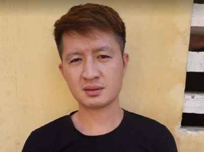 Thanh niên 'bảnh trai' vào siêu thị trộm điện thoại