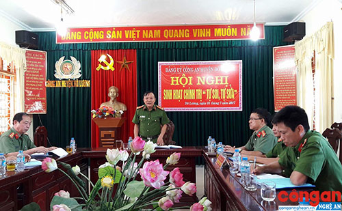 Quyết tâm bảo vệ nền tảng tư tưởng của Đảng trong Công an nhân dân