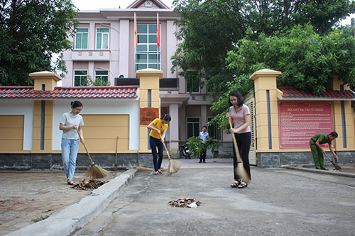 Đoàn viên thanh niên Báo Công an Nghệ An hưởng ứng ngày chủ nhật xanh