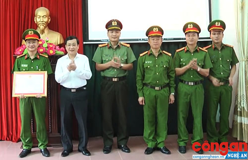 Trao thưởng cho Ban chuyên án 711P