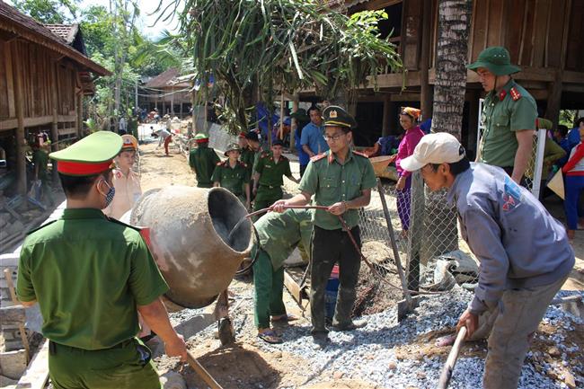 Khơi dậy sức trẻ Công an Nghệ An trong phong trào tình nguyện