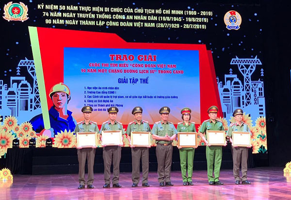 Đạt nhiều giải thưởng trong Cuộc thi tìm hiểu 'Công đoàn Việt Nam - 90 năm một chặng đường lịch sử'
