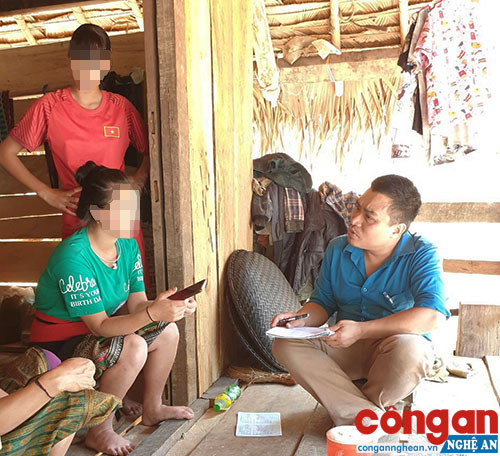 Lực lượng Công an làm việc với em N.T.P.