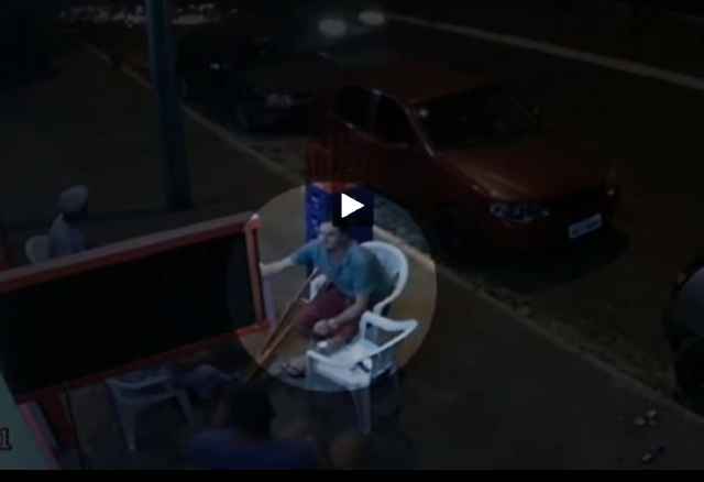Hi hữu: Ngồi uống bia vỉa hè, bị lốp xe 'tùa' dập gan