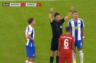 Nhờ VAR, 'Hùm xám' Bayern Munich thoát thua trước Hertha Berlin