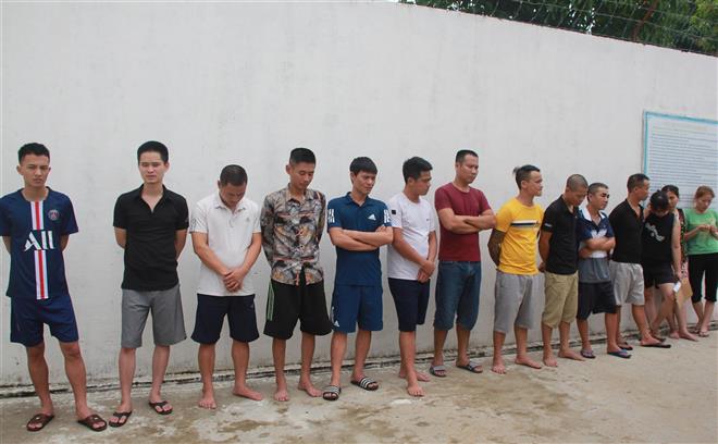 Bắt ổ nhóm đánh bạc bằng hình thức xóc đĩa