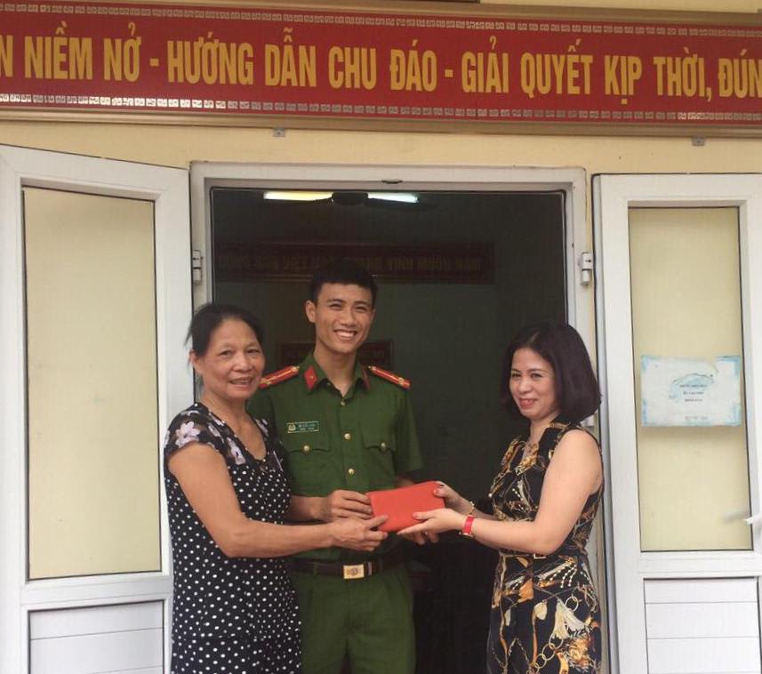 Hành động đẹp của người lao công