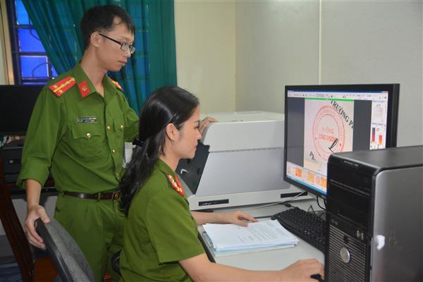 Những người giải mã các vụ án
