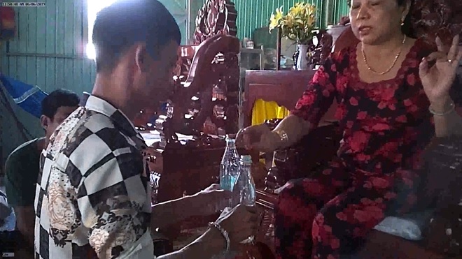 Sự thật chuyện chữa bệnh bằng… nước lã ở Bình Phước