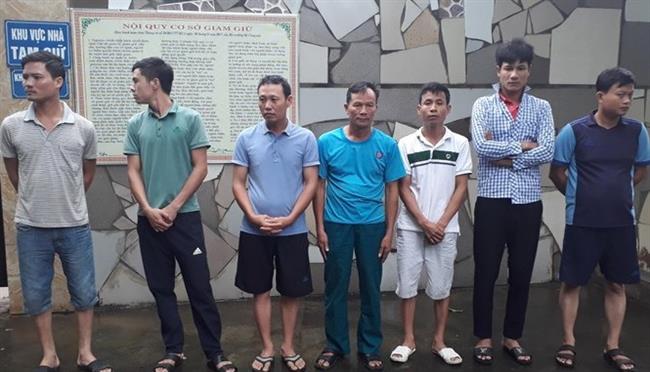 Bắt nhóm đối tượng đánh bạc trong xưởng đá