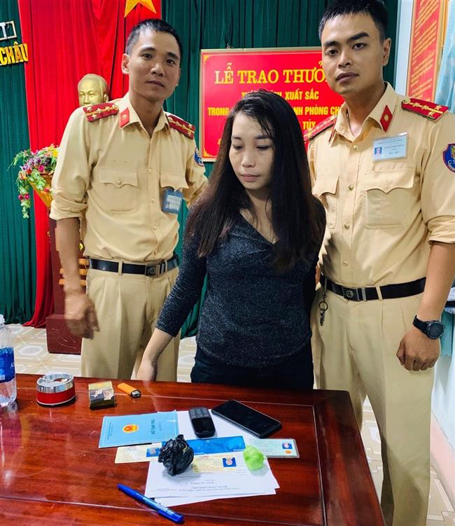 Cảnh sát giao thông bắt đối tượng tàng trữ ma túy