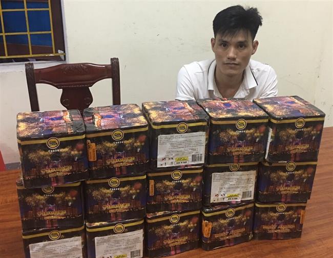 Bắt đối tượng mua bán 21,5 kg pháo