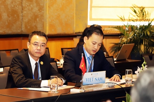 Các đại biểu tham dự cuộc họp