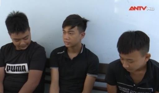 Nhóm thiếu niên rình các cặp đôi để cướp