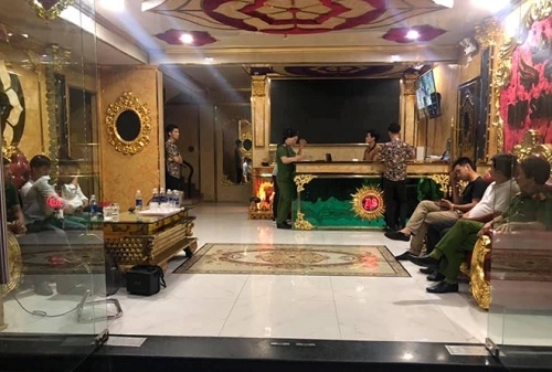 Nhiều nam, nữ thanh niên thuê phòng hát karaoke để sử dụng ma túy