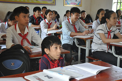 'Chú lính chì' viết nên ước mơ được cắp sách đến trường