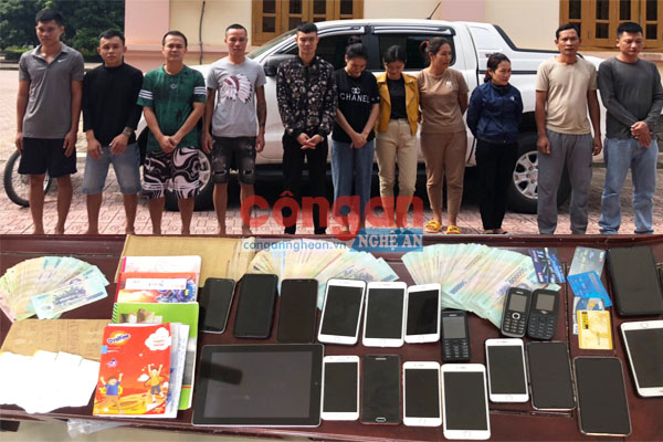 'Đánh sập' đường dây đánh bạc sử dụng công nghệ cao