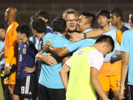 HLV Philippe Troussier hoàn thành mục tiêu