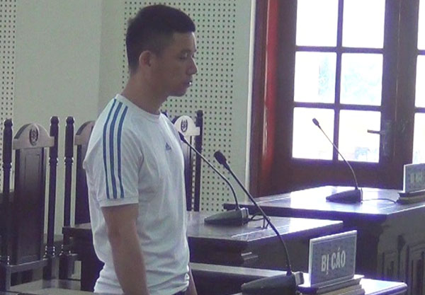Thiếu tiền trả nợ, thuê xe ô tô đi cầm cố