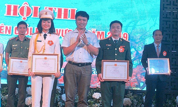 Thí sinh Nghệ An đạt giải Nhì Hội thi Báo cáo viên giỏi khu vực II