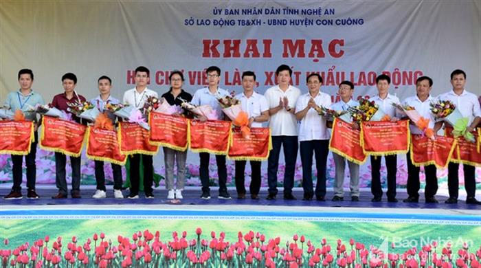 Cầu nối giữa doanh nghiệp và người lao động