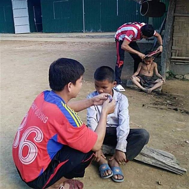 Những thầy giáo 'cõng chữ lên non'