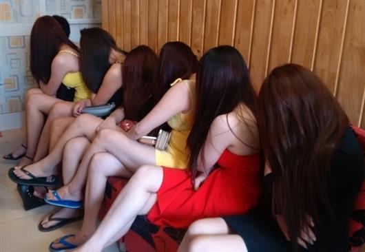 Phá đường dây mại dâm là 'chân dài PG'