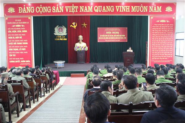 Tập huấn điều khiển giao thông cho các lực lượng không chuyên