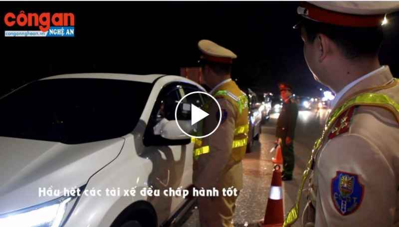 Nghệ An: 8 ngày, xử phạt 77 trường hợp vi phạm về nồng độ cồn