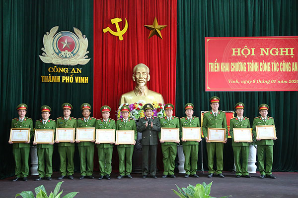 Công an TP Vinh: Đấu tranh, trấn áp mạnh mẽ tội phạm công nghệ cao, hoạt động tín dụng đen