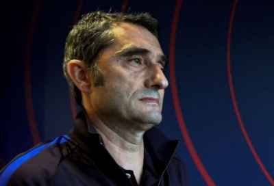 Barca sa thải HLV Ernesto Valverde