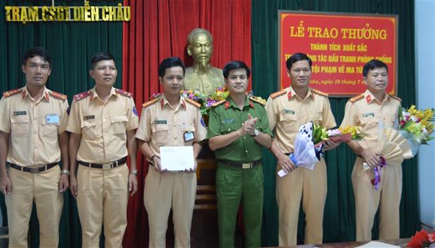 Đấu tranh hiệu quả với tội phạm trên các tuyến giao thông
