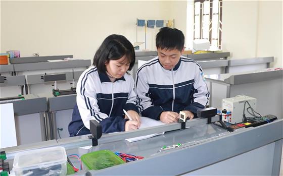 2 anh em ruột xuất sắc đạt giải Nhất, Nhì kỳ thi học sinh giỏi quốc gia môn Vật lý
