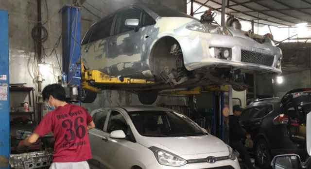 Xe 'ăn xăng', nỗi khổ tâm của dân đi xe cũ