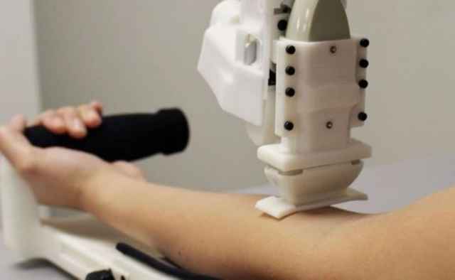 Chế tạo thành công robot lấy máu bệnh nhân tự động