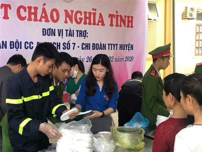 Chia sẻ tấm lòng qua 'Bát cháo nghĩa tình'