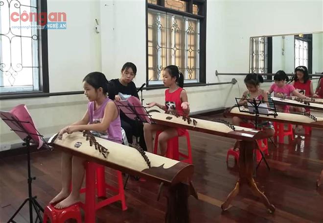 Thu hút sinh viên theo học nghệ thuật truyền thống