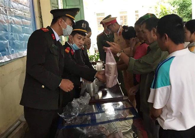 Phát hơn 120 suất cháo miễn phí cho bệnh nhân