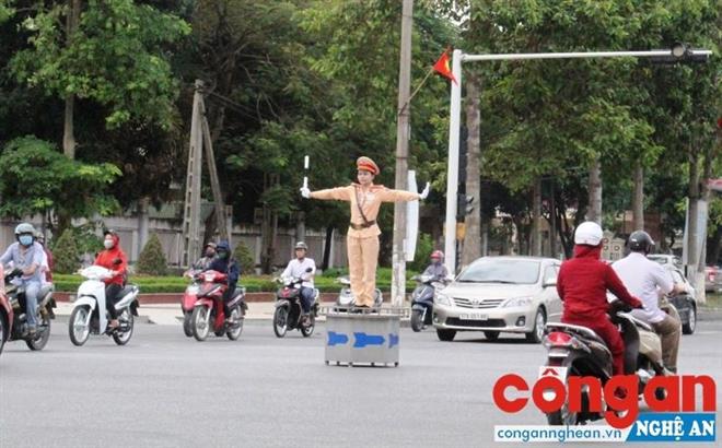Tăng cường xử lý vi phạm bảo đảm trật tự, an toàn giao thông
