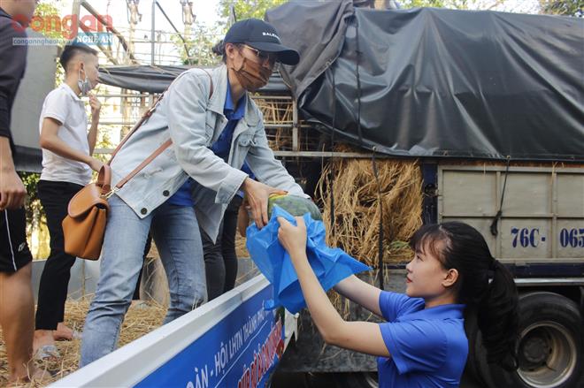 Càng khó khăn, càng phải đoàn kết để chống dịch