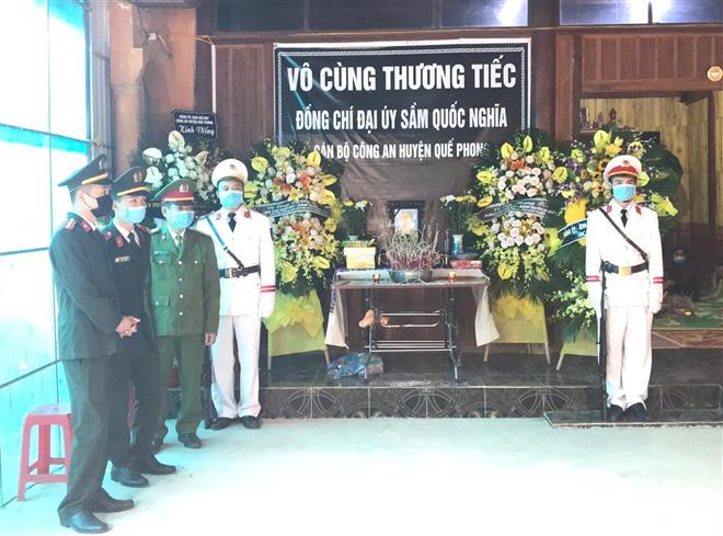 Thăm hỏi, động viên gia đình chiến sỹ công an hi sinh trong khi làm nhiệm vụ