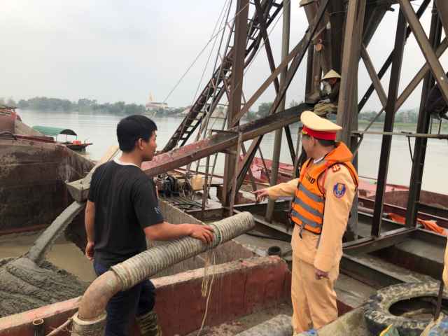 Xử phạt 26 trường hợp vi phạm lĩnh vực đường thủy