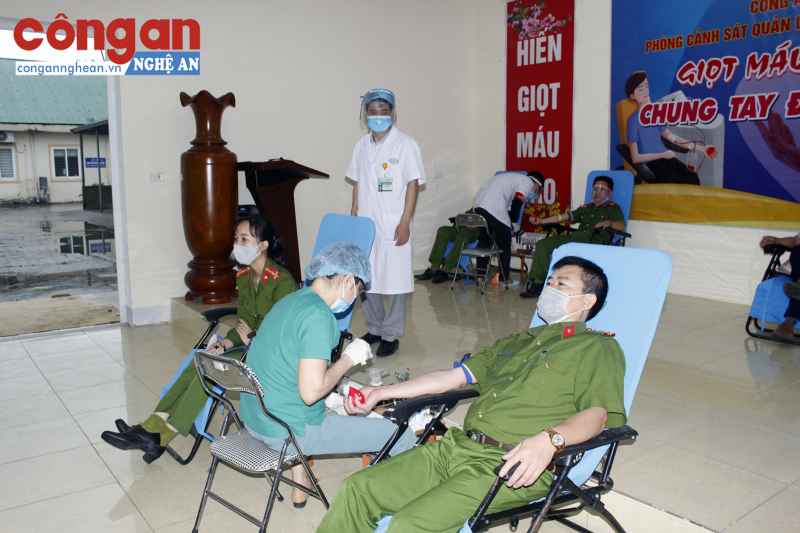 Giọt máu nghĩa tình – Chung tay đẩy lùi dịch Covid-19